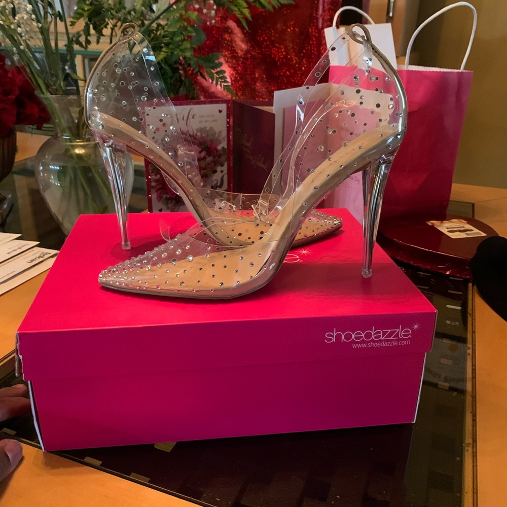 Mika Transparent Pump. Condition is New with box.